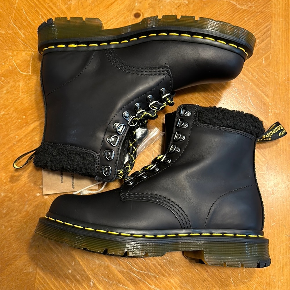 Women’s Dr Martens 1460 Boots Faux Fur Collar WarmWair Wintergrip Black Size 5